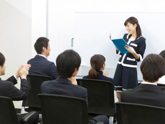 人事は営業!会社の魅力を求職者に伝えるためにも売り手市場を勝ち抜くためにも面接官も面接のロープレが必要